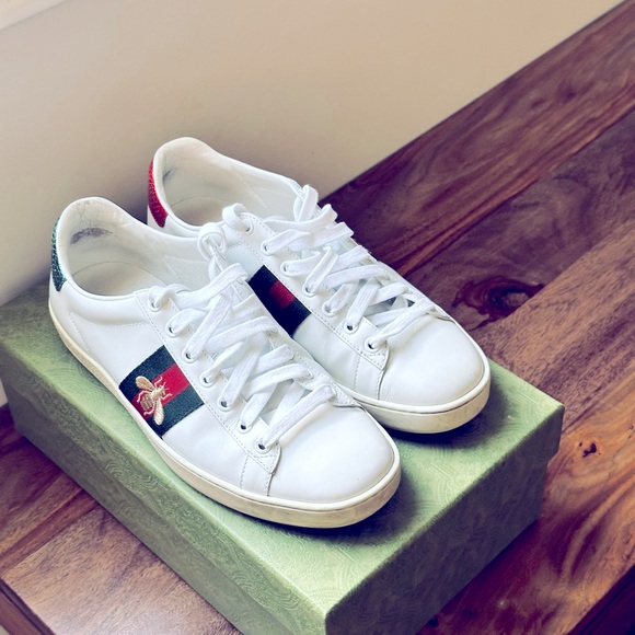 Pre-loved Authentic Gucci Ace Sneakers with Bee 🐝 - Picture 3 of 8